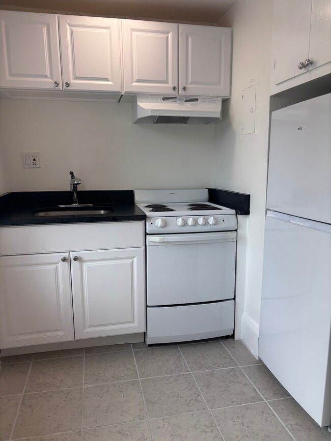 Photo - 553 Brookline Ave Unit 6