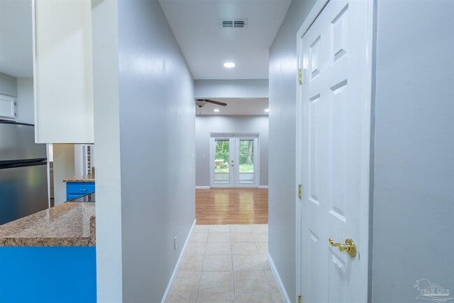 Photo - 848 Meadow Ln