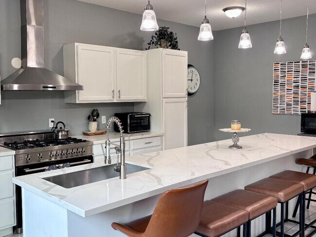 Photo - 301 Tabor St