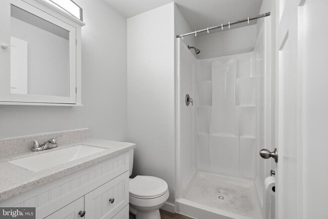 Photo - 651 N 33rd St