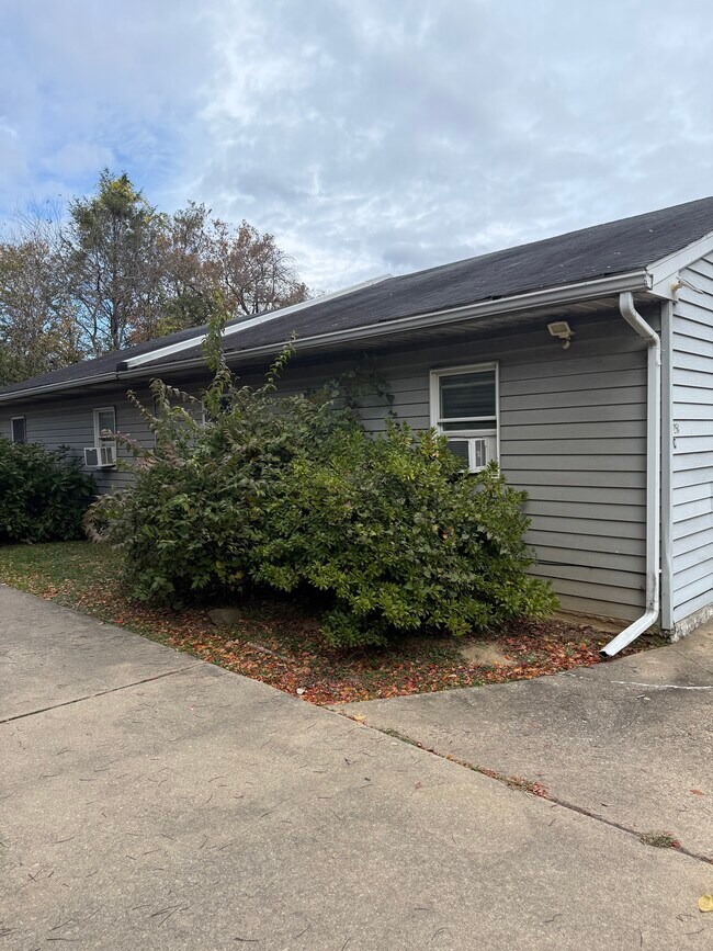 Photo - 251 Davis Ave