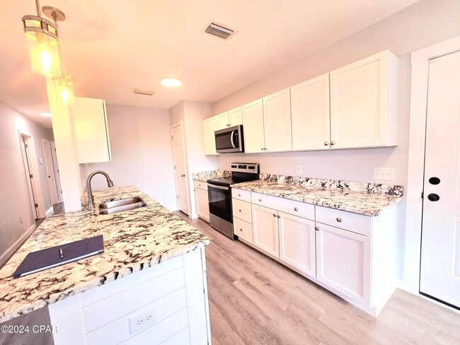 Photo - 3805 E 4th St