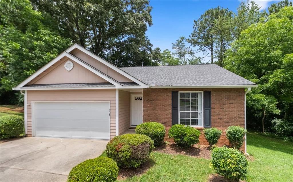 Photo - 1540 Foxhall Ln SE