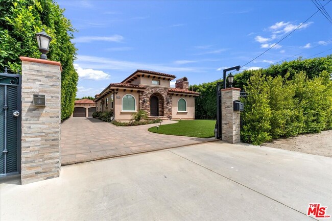 Photo - 5310 Leghorn Ave