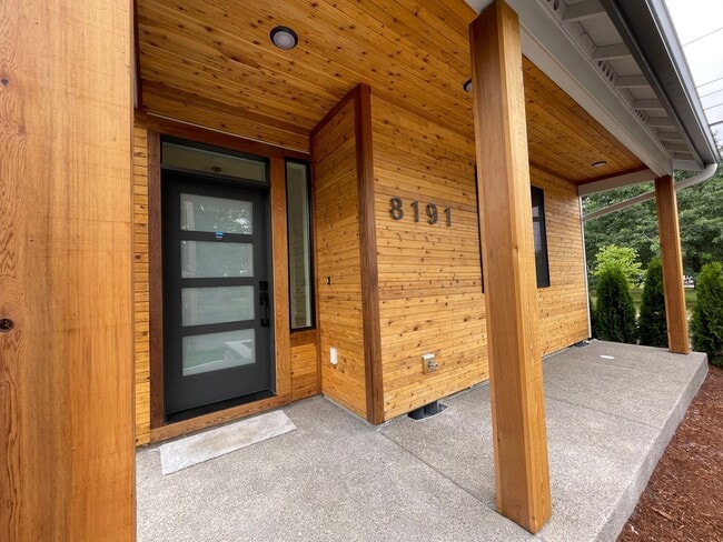 Photo - 4Bd/2.5Ba Corner Home in Desireable Portsmouth Neighborhood ~ Newly Built, Quartz Countertops, Si...