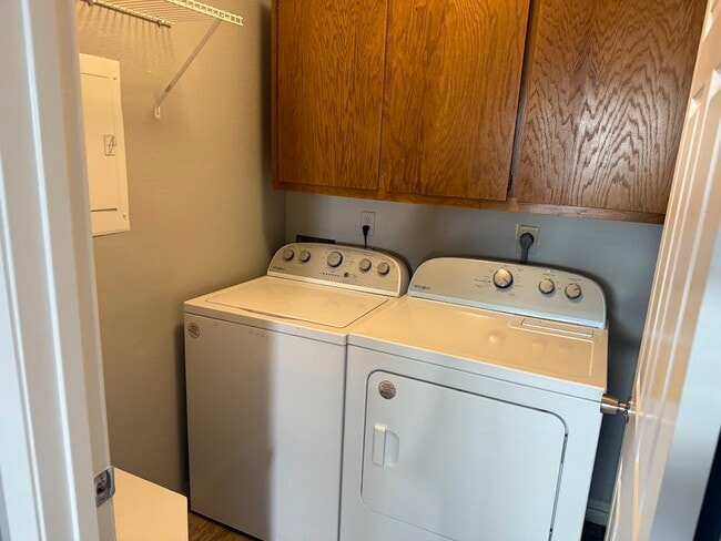 Photo - 2819 Longmire Dr Unidad B