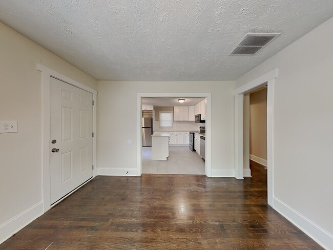 Photo - 2875 3rd Ave SW Unit A