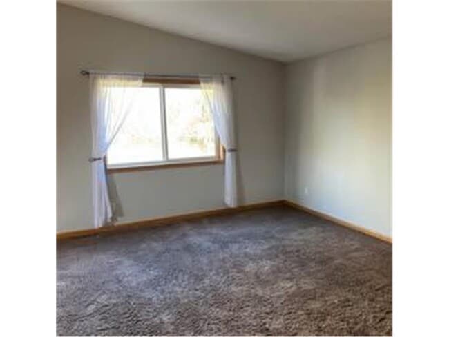 Photo - 515 1st St N