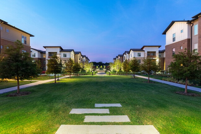 Open Area Courtyard - 3Sixty Flats
