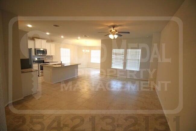 Photo - 1003 Torino St