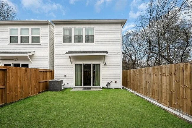 Photo - 6814 Burkett St.