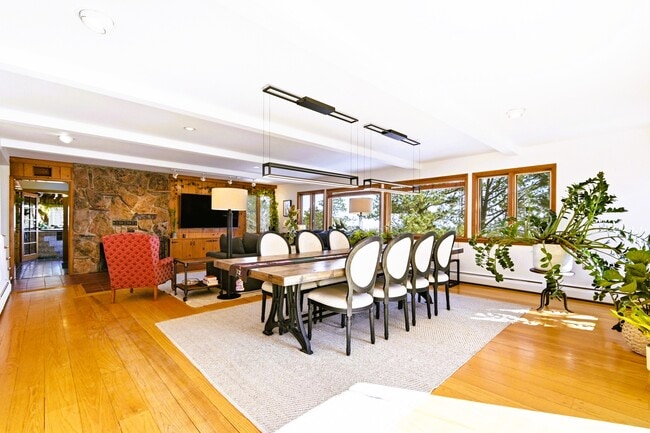 Photo - 499 Pine Song Trail