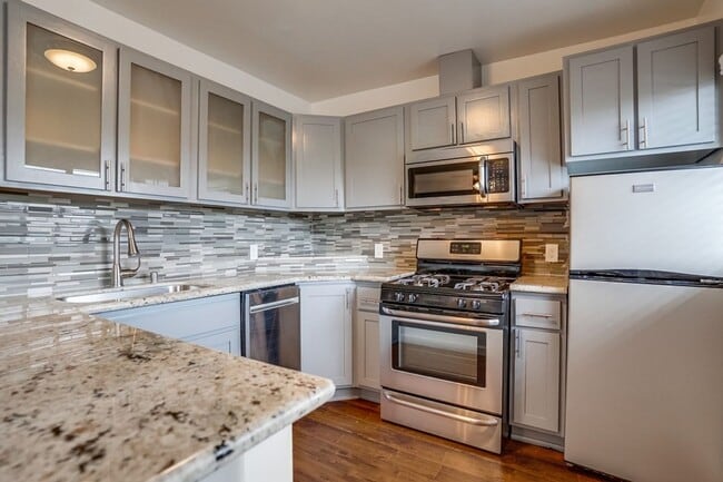 Building Photo - 3528 W Adams Blvd Unit 22