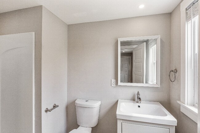 Photo - 200 Brock St Unidad 2