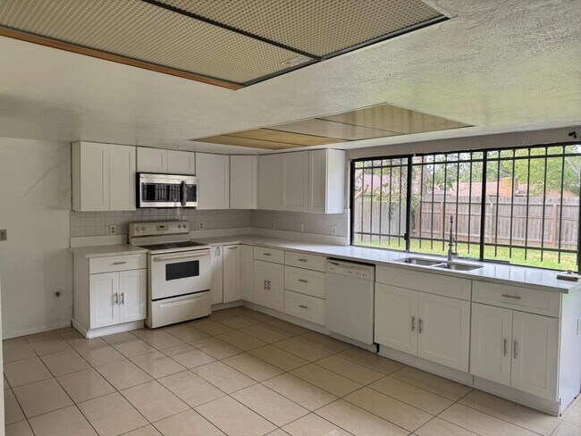 Photo - 6110 W Ridgecreek Dr