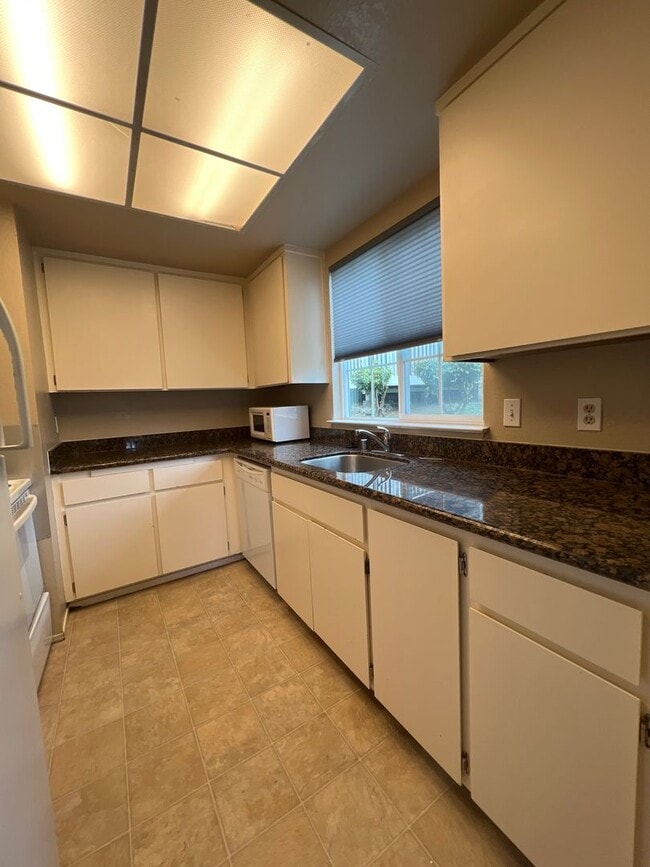 Photo - Ground floor Condo with sky views, Benicia