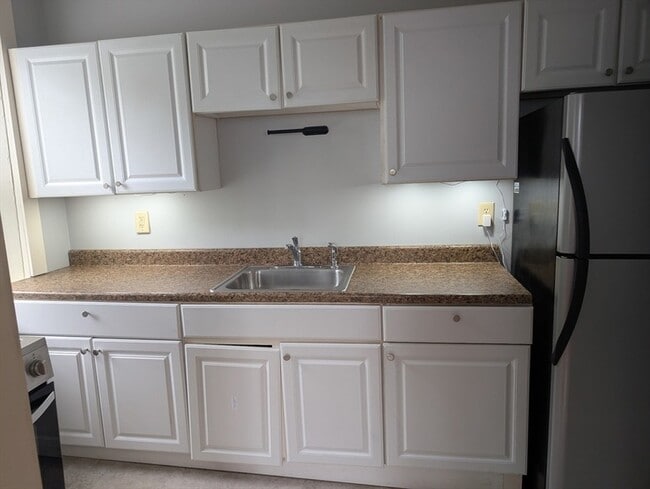 Building Photo - 1 Sutton St Unit 2W Rental