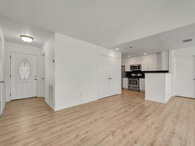 Building Photo - 2515 Northern Dr Rental