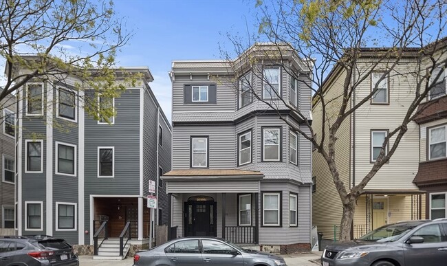 Photo - 726 E 2nd St Apartment Unit 1
