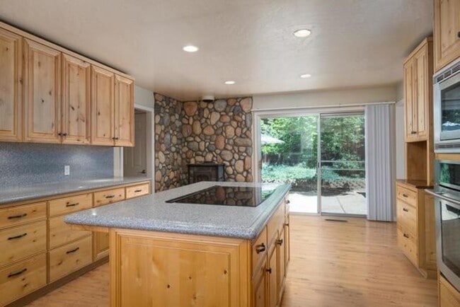 Photo - Pioneer Home
