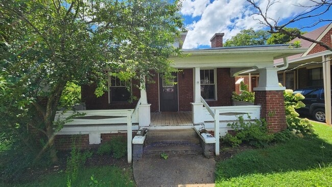 Building Photo - Craftsman Bungalow for Rent Rental