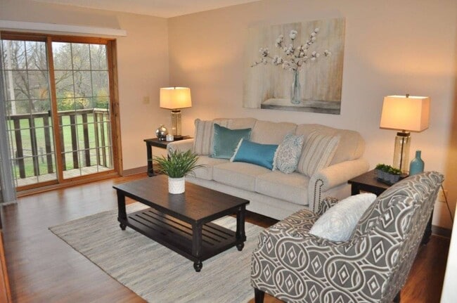 Island Place Apartments - On the River