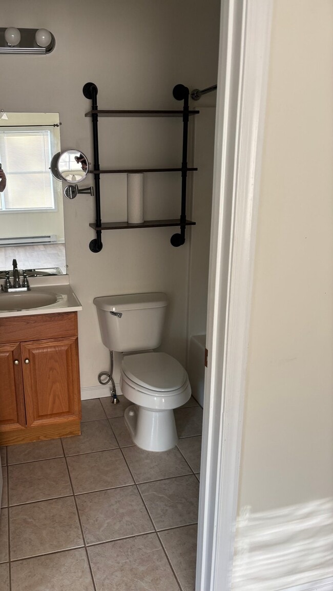 Photo - 404 N Enola Dr