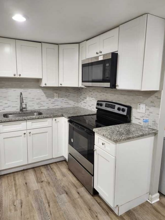 Photo - 1309 W Wingohocking St Unit B