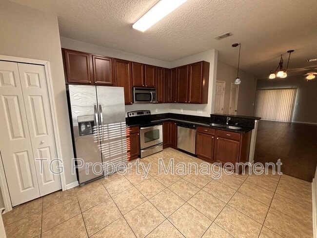 Photo - 196 Leese Dr