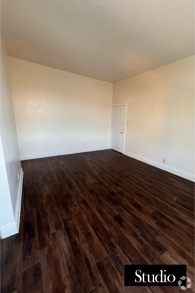 Studio - 7427 S Broadway Rental