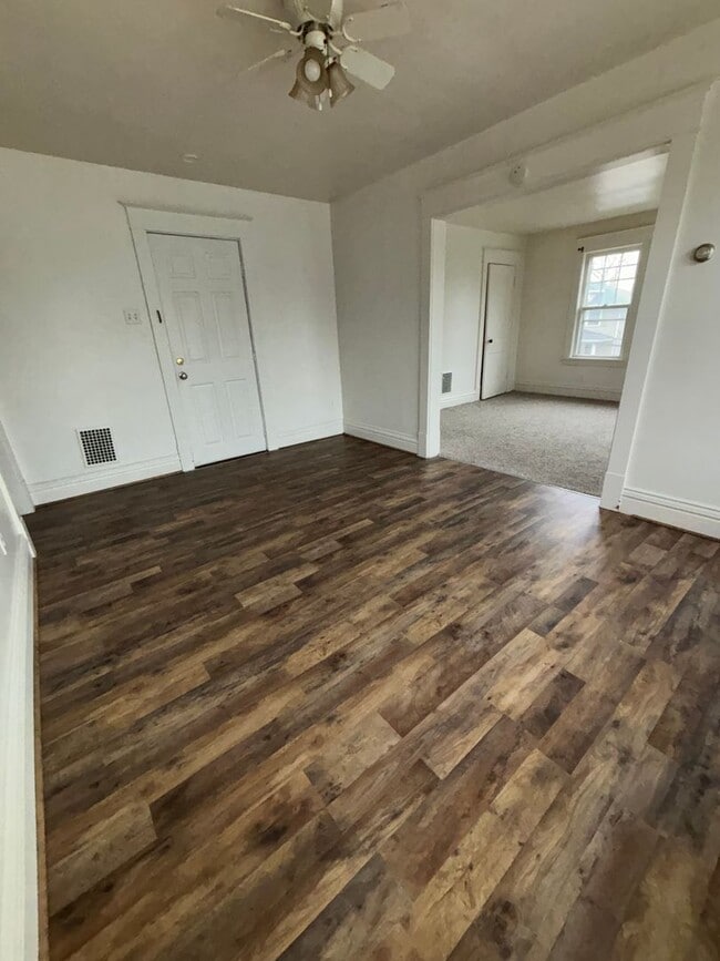 Photo - 512 E Hillcrest Ave Unit 2