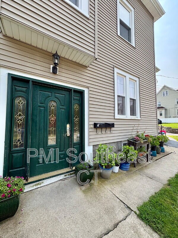 Building Photo - 285 Montauk Ave Unit 6