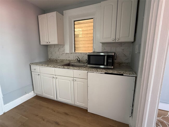 Photo - 1621 Van Buren St Unit 7