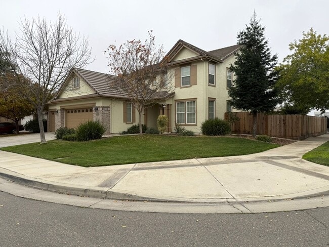 Photo - Lovely 5/3 with a desirable downstairs bedroom.