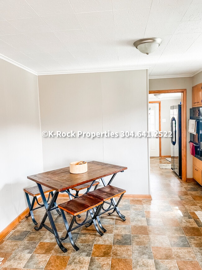 dining room - 318 Johnson Ave