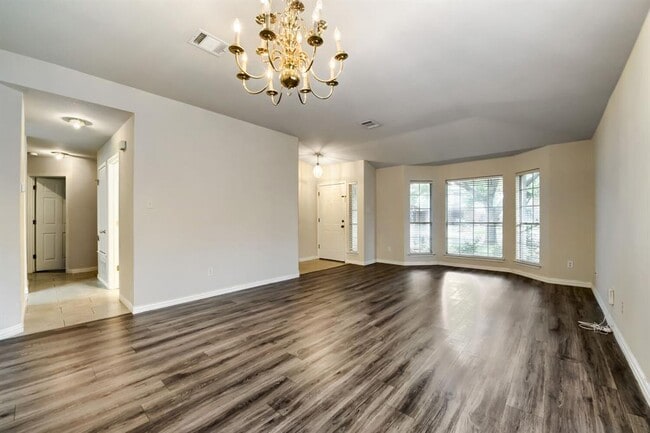 Photo - 4447 Bremner Dr