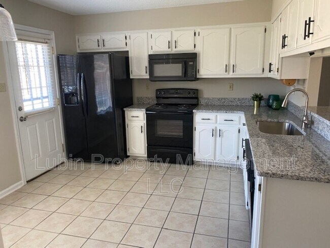 Photo - 1815 Black Bear Cir E House