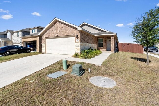 Photo - 504 Longmount Cv Casa