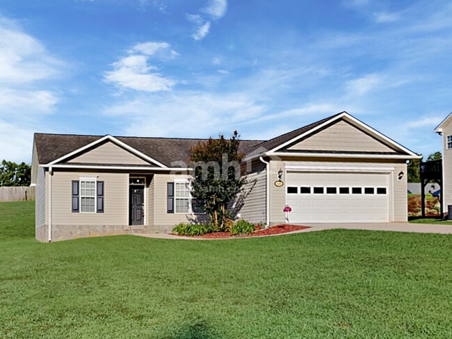 Photo - 220 Ash Dr House