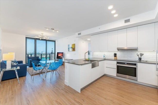Photo - 460 NE 5th St Unidad ID1040092P