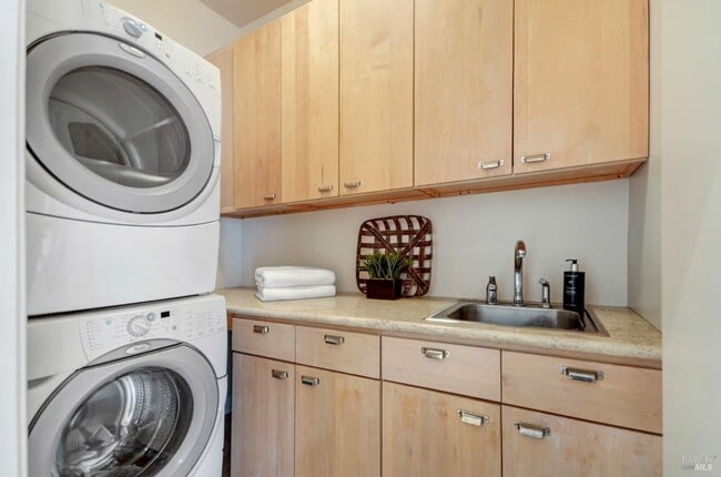 Photo - 145 Canyon Ct