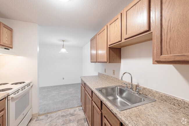 2 BR, 1 BA - Natick Village