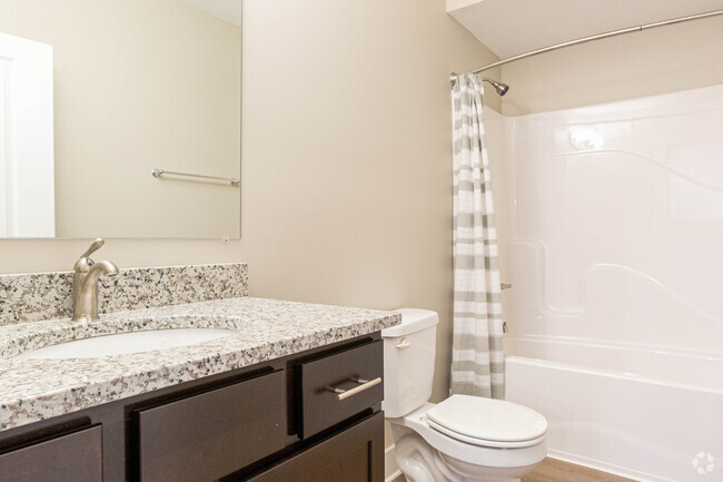 2BR, 2BA - Ruby - Bathroom - Gateway Crossing Apartments