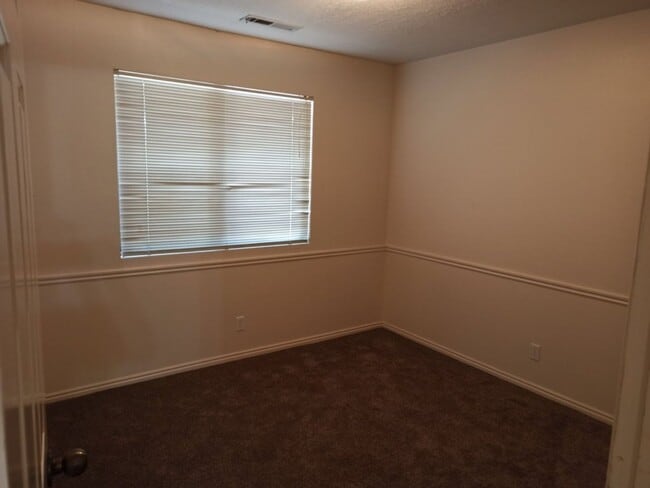 Photo - 1075 1400 W St