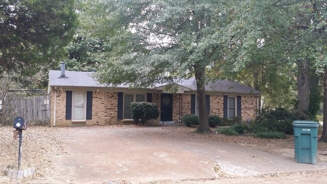 Photo - SOUTHAVEN SCHOOLS, 4 BEDROOMS!