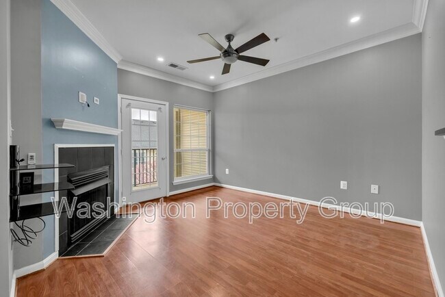 Photo - 4854 Eisenhower Ave Unidad 447