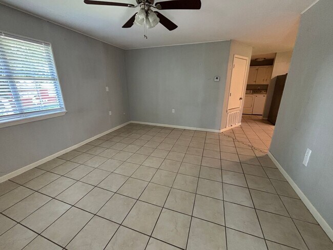 Photo - 6450-6462 W Nicole Ln Unidad 6450 W Nicole Ln