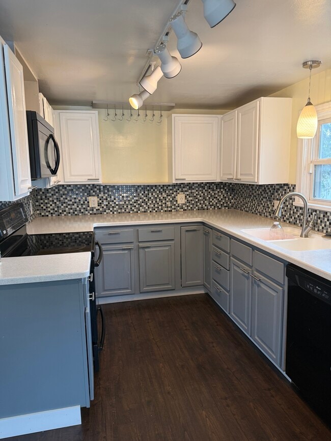 Photo - 9518 E Broadway Ave