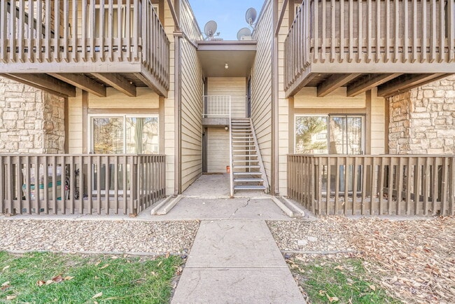 Photo - $1,195, 1 bed, 1 bath, located in Aurora. Apartamento Unidad A