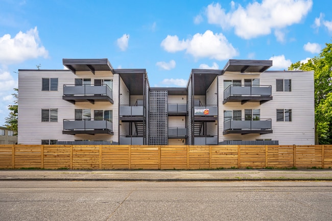 Photo - 1725 SW Barton St Apartment Unit 105